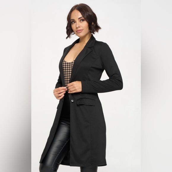 Long coat with buttons - Picture 2 of 3